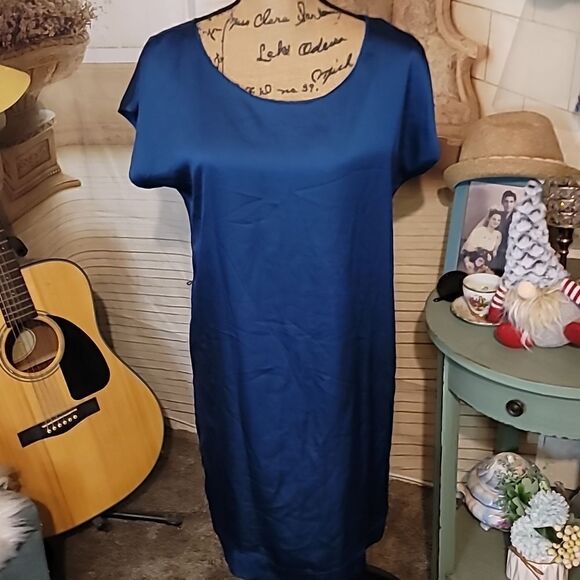 Forever 21 Essentials Dress Size S - Picture 2 of 6